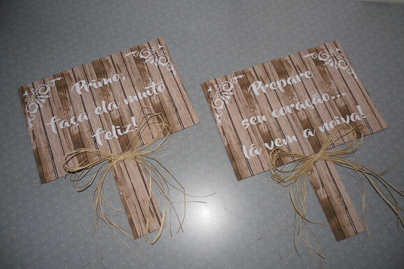 Kit com 2 Plaquinhas Rusticas para Daminhas / Pajens