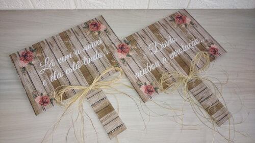 Kit com 2 Plaquinhas Rusticas para Daminhas / Pajens