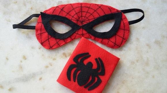 KIT MÁSCARA E BRACELETE FELTRO HOMEM ARANHA