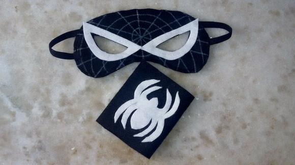 KIT MÁSCARA E BRACELETE FELTRO HOMEM ARANHA PRETO
