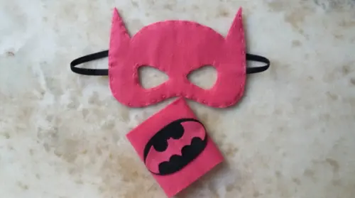 KIT MÁSCARA E BRACELETE FELTRO BATGIRL