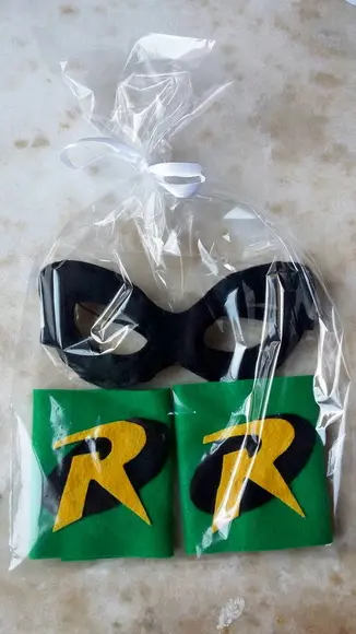 KIT MÁSCARA E BRACELETE FELTRO ROBIN