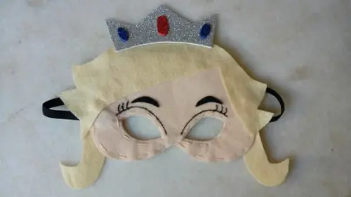 Máscara Feltro Princesa Rosalina
