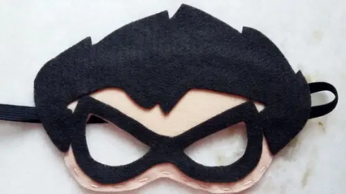 Máscara Feltro Robin