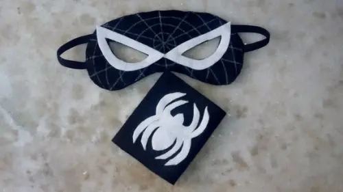 KIT MÁSCARA E BRACELETE FELTRO HOMEM ARANHA PRETO