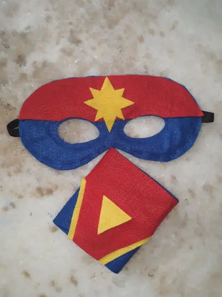 Kit Máscara e Bracelete Feltro Capitã Marvel