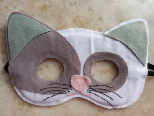 Máscara Feltro Gato Malhado Cinza e Branco