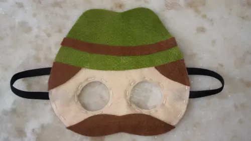 MÁSCARA DE FELTRO CAÇADOR