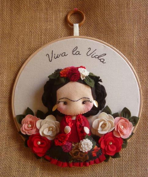 Boneca Frida Kahlo - quadro bastidor