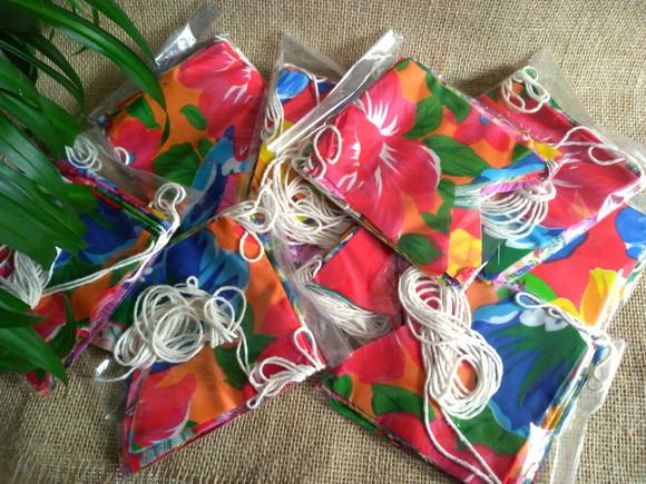 Kit com 6 Fieiras (10 Bandeirinhas de Chitão 13x15 cm Cada)