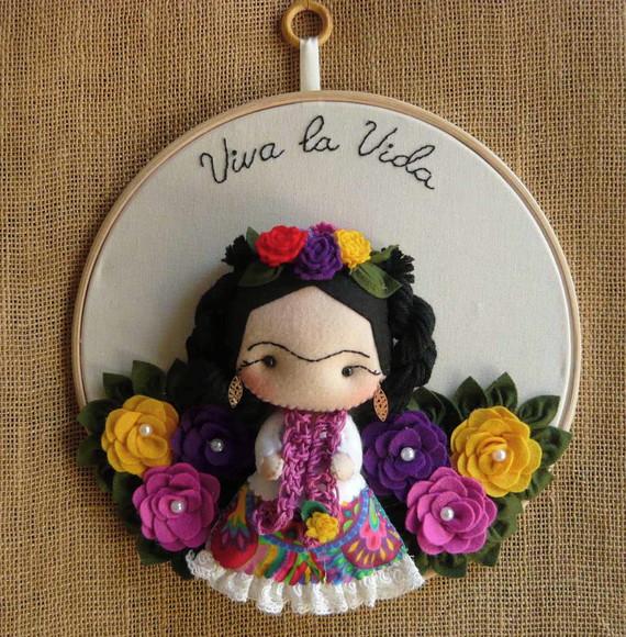 Boneca Frida Kahlo - quadro bastidor