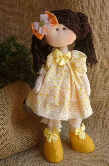 Boneca de Tecido Menininha Romântica