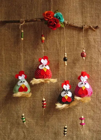 Móbile 4 Galinha Poás