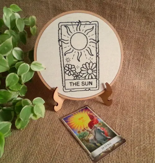 o Sol - Carta de Tarot - Bordado Livre