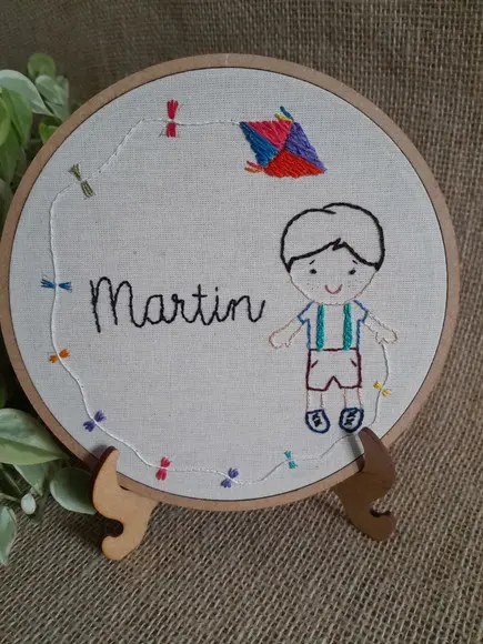 Porta de Maternidade Bordado Livre