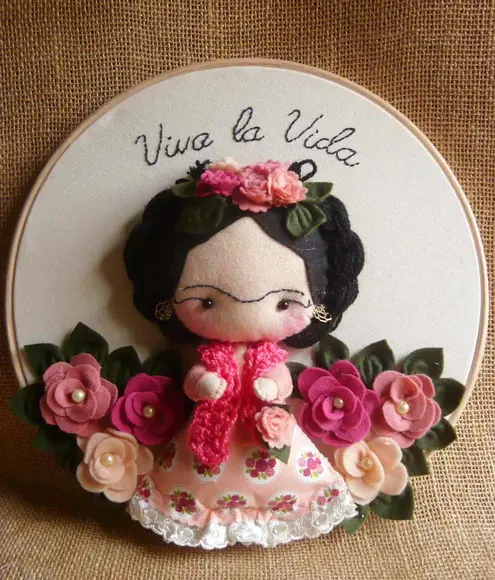 Boneca Frida Kahlo - quadro bastidor