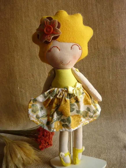Boneca de Tecido Loira - Serelepe