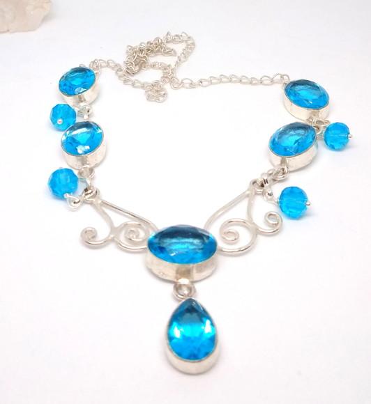 Colar Choker Prateado com Cristais Azul Topazio