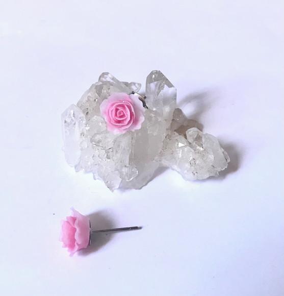 Brinco Flor Resina e Pino Aço Inoxidavel