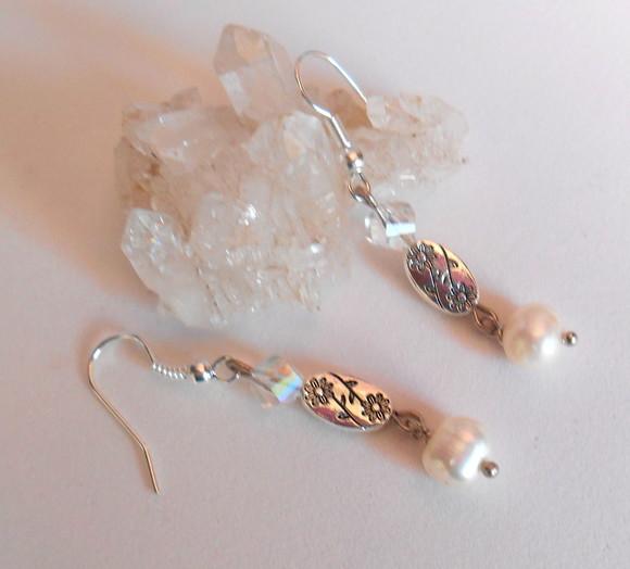 Brinco com Pérola de Água Doce e Cristal