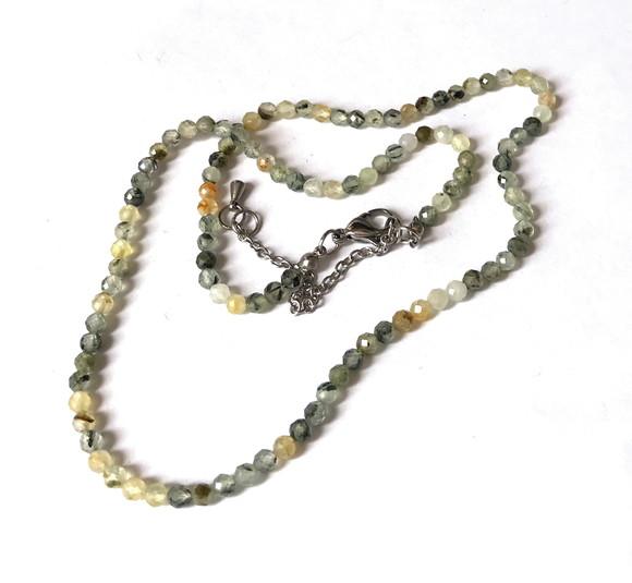 Colar Choker com Prenite Facetadas e Inox