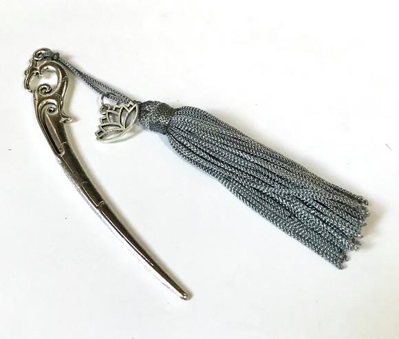 Marcador de Pagina/ Bíblia Metal com Tassel e Flor de Lotus