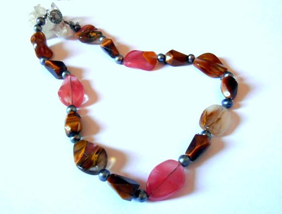 Colar Cristal Cherry, Olho de Tigre e Perolas Escuras