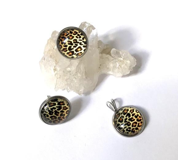 Conjunto Brincos Pino e Pingente Aço Inox Animal Print