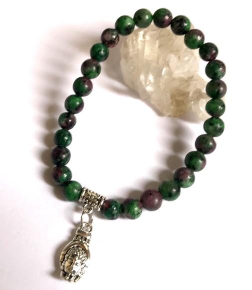 Pulseira Japamala com Rubi zoizita e mão de Buda