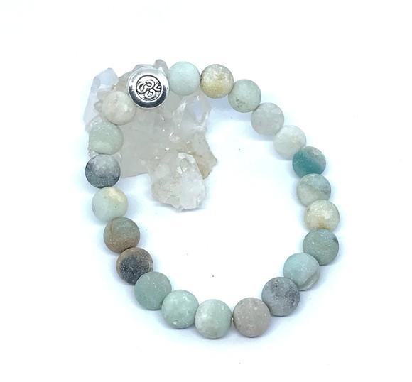 Pulseira Japamala Amazonita Fosca 21 Contas e Simbolo Om