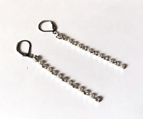 Brinco Longo Gancho Fechado com Strass e Perola Abs