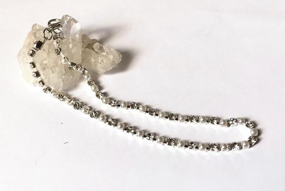 Tornozeleira Prateada com Strass e Perola Abs