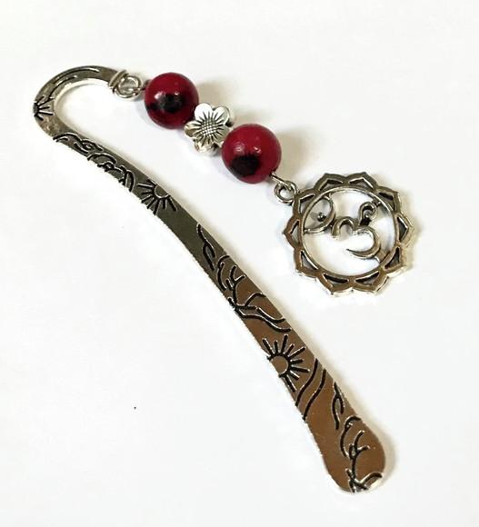 Marcador de Pagina/ Bíblia Metal com Açaí Vermelho e Om