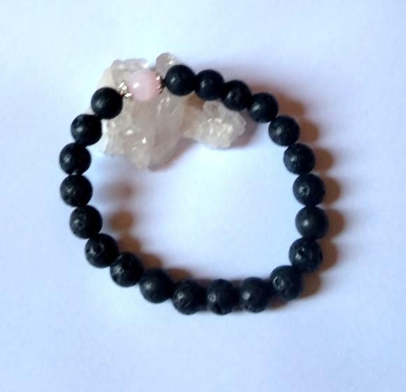 Pulseira Japamala 21 contas lava vulcanica e quartzo rosa