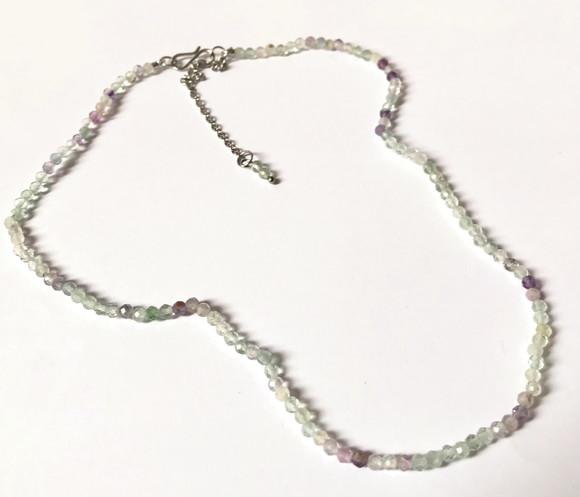 Choker Colar com Fluoritas Facetadas e Aço Inox