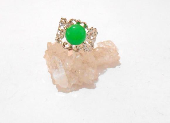 Anel Ajustável Metal Prateado com Jade Verde Cabochão