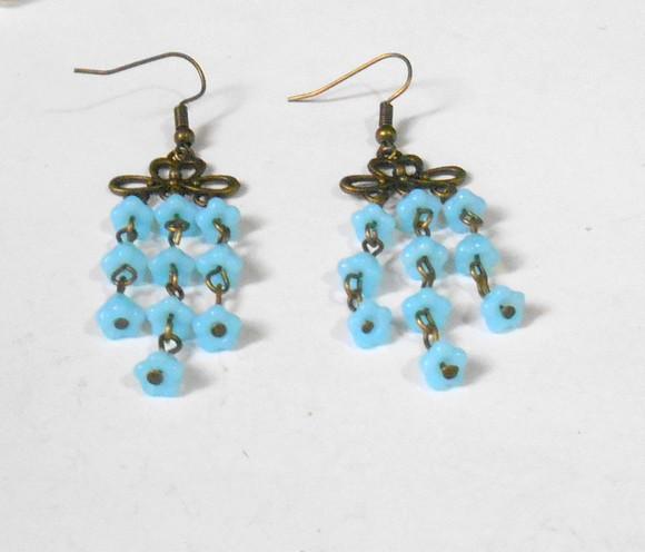 Brinco Flor azul cristal theco com gancho ouro velho
