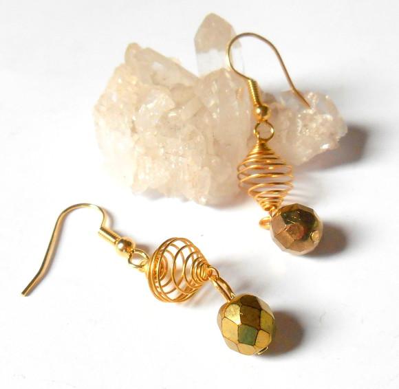 Brinco Folheado a Ouro com Cristal Theco /preciosa Dourado