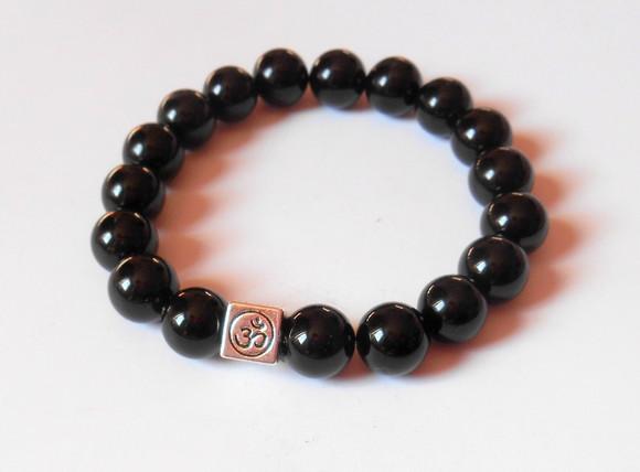 Pulseira Ônix e simbolo OM