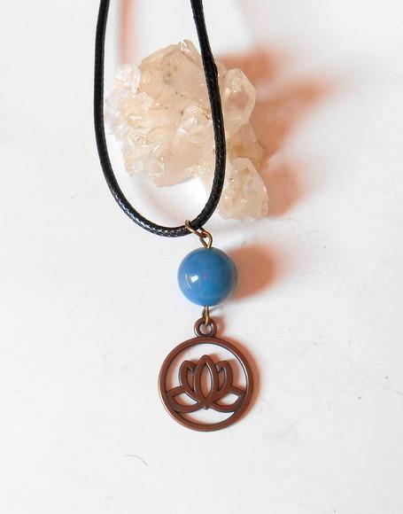 cordão colar com ágata azul e flor de lotus