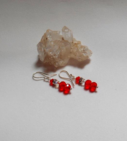 Brinco em prata com Cristais vermelho e branco