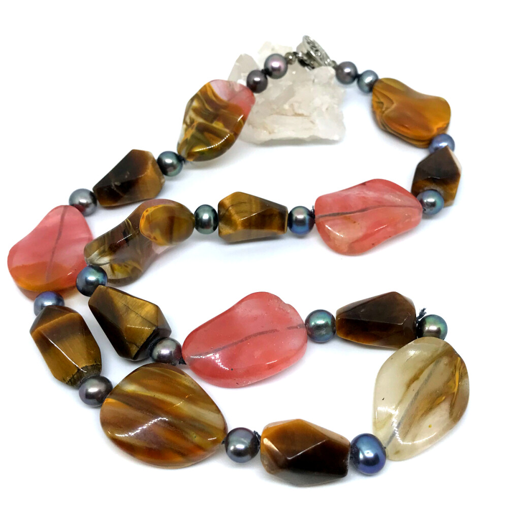 Colar Cristal Cherry, Olho de Tigre e Perolas Escuras