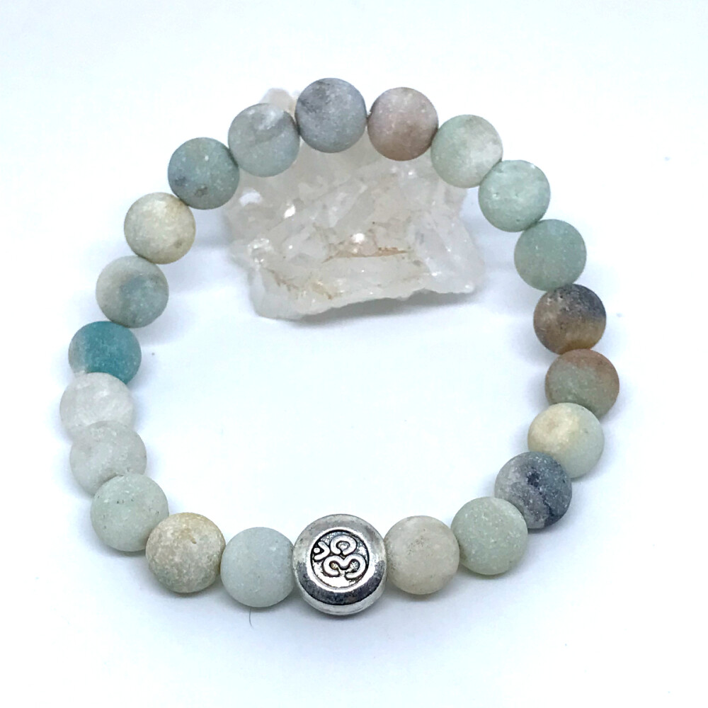 Pulseira Pedras naturais Amazonita Fosca 21 e Simbolo Om Paz e Eq