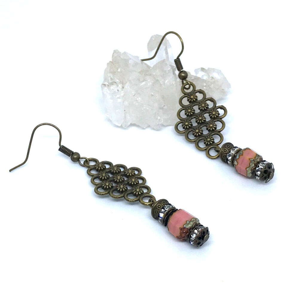 Brinco Retrô Ouro Velho com Cristal Tcheco Rosê e Strass