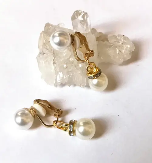 Brinco de Pressão com Perolas Abs e Strass