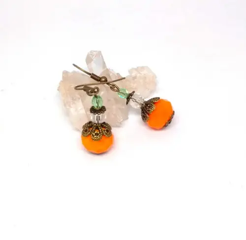 Brinco ouro velho com cristal laranja