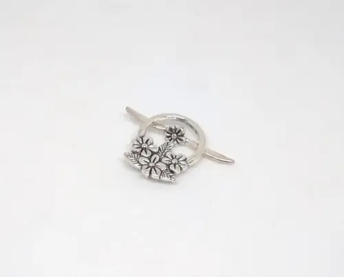 Fecho para Colar Prateado Flores