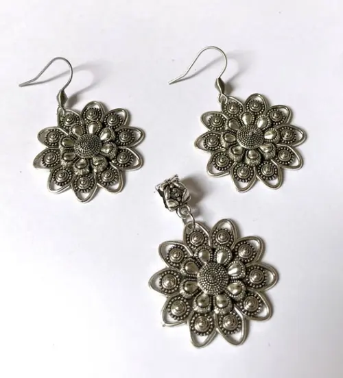 Conjunto Aço Inox com Mandala e Flor em Liga