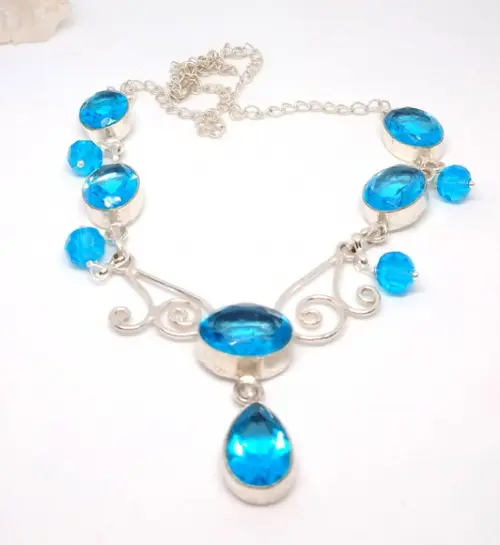 Colar Choker Prateado com Cristais Azul Topazio