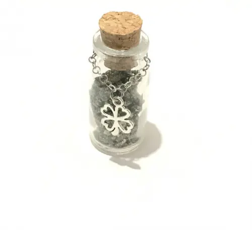Garrafinha magica com Pirita pedra da fortuna e prosperidade